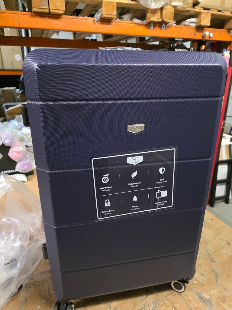 image for A new (slight seconds )still boxed 28 Inch Large Suitcase  Lightweight 