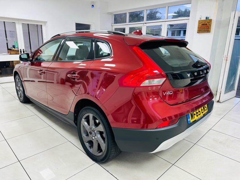 2015 Volvo V40 Cross Country 2.0 D2 Lux Auto Euro 6 (s/s) 5dr HATCHBACK Diesel Automatic