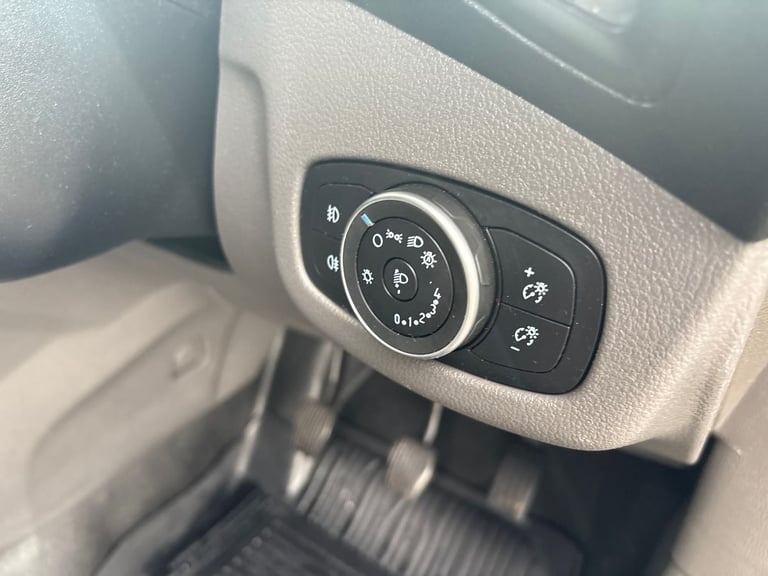 Ford Transit Connect 1.5 240 Ecoblue Limited Panel Van 5dr Diesel Manual L2