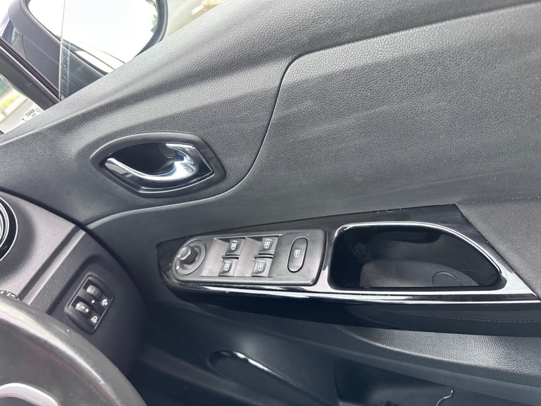 2017 Renault Captur 1.5 dCi 110 Dynamique Nav 5dr HATCHBACK Diesel Manual