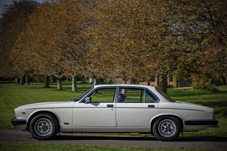 1984 Daimler 4.2  PETROL Automatic