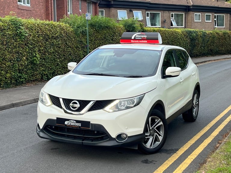 image for 2014 Nissan Qashqai 1.5 dCi Acenta [Smart Vision Pack] 5dr HATCHBACK DIESEL Manual