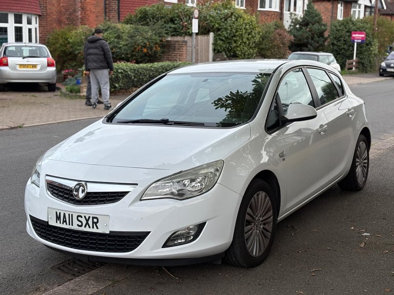 Vauxhall, ASTRA, Hatchback, 2011, Manual, 1398 (cc), 5 doors