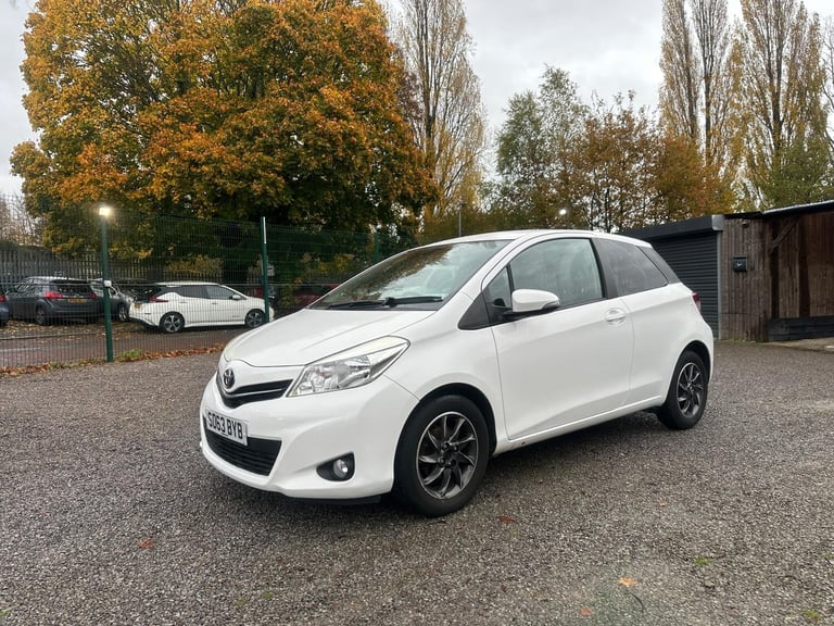  Toyota Yaris 1.0 VVT-i Edition Euro 5 3dr Petrol Manual
