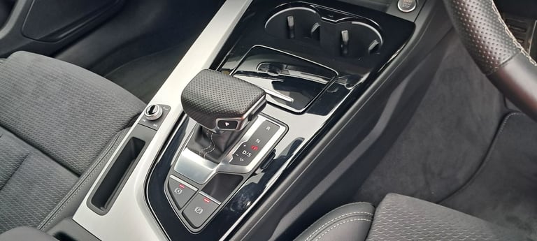 Audi, A4, Saloon, 2022, Semi-Auto, 1984 (cc), 4 doors