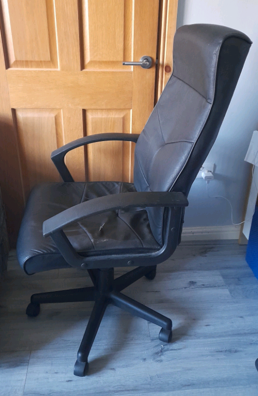 Swivel Chair 