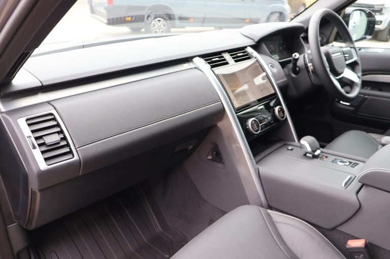 2025 Land Rover Discovery BRAND NEW COMMERCIAL DYNAMIC HSE STYLED BY SEEKER  AND REAR SEAT CONVER...