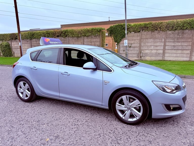 2015 15 VAUXHALL ASTRA 2.0 CDTI SRI ECOFLEX 6 SPEED MANUAL £35 TAX AMAZING CAR