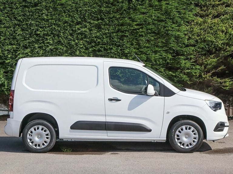 2021 Vauxhall Combo 2300 SPORTIVE 1.5 TURBO D, 100BHP, L1 SWB VAN, Air Con, Cruise Control, 3 S S...