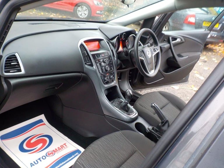 2015 Vauxhall Astra 1.6 CDTi ecoFLEX 94g Design Euro 6 (s/s) 5dr HATCHBACK Diesel Manual