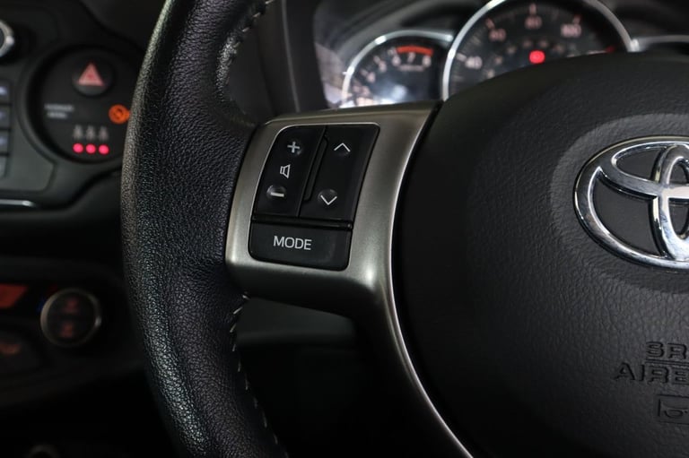 2014 Toyota Yaris 1.33 Dual VVT-i Excel Hatchback 5dr Petrol Manual Euro 5 Euro 5 (99 ps) Hatchba...