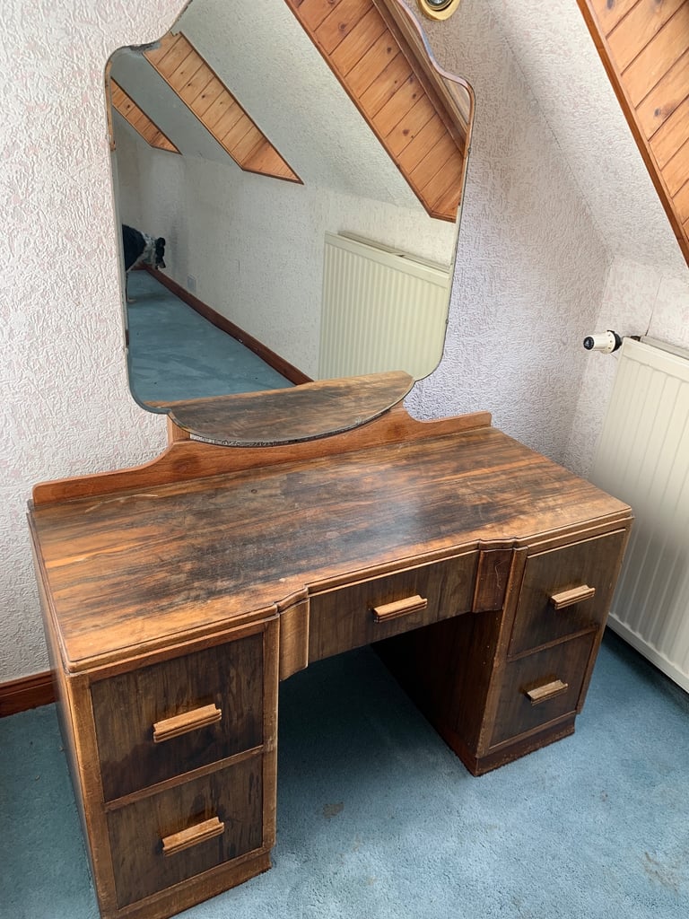image for Dressing table for upcycle