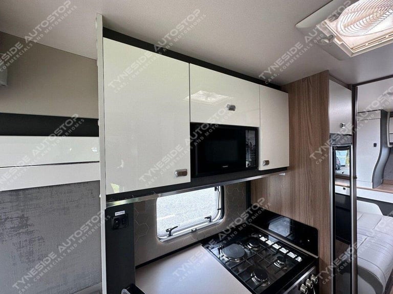 24 SWIFT KON-TIKI SWIFT KON-TIKI 774 6 BERTH MOTORHOME DIESEL