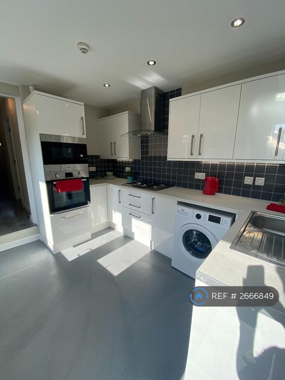 5 bedroom house in Gainsborough Road, Liverpool, L15 (5 bed) (#2666849)