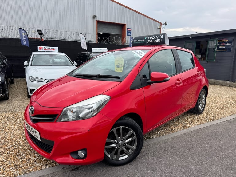 2014 Toyota Yaris 1.33 VVT-i Icon+ 5dr HATCHBACK Petrol Manual