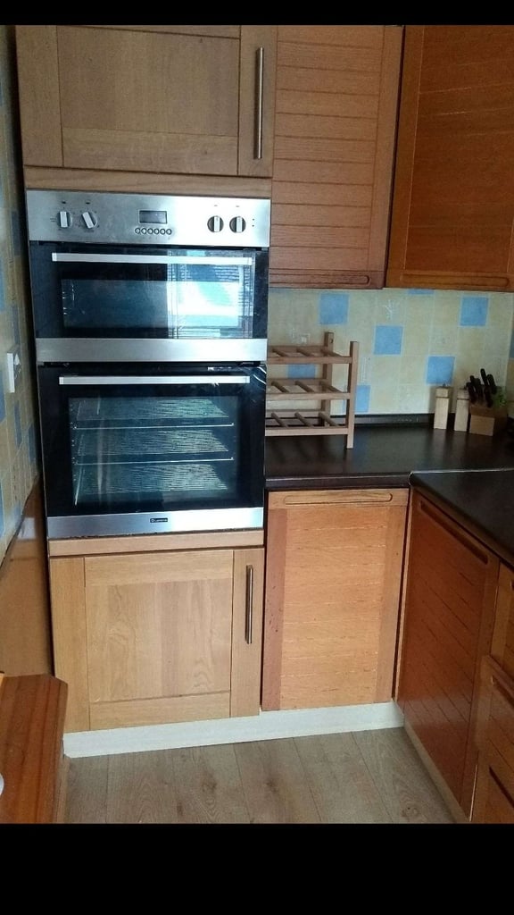 £39.83pw each in large flat 300m from Girvan station (includes Council Tax)