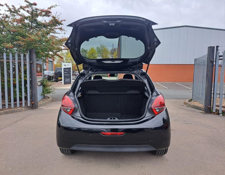 2018 Peugeot 208 1.2 PureTech Tech Edition Euro 6 (s/s) 5dr HATCHBACK Petrol Manual