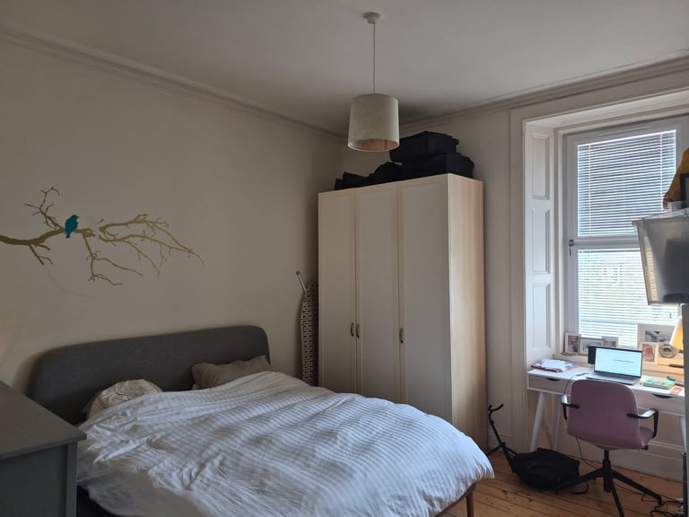 4 bed 2 bath flat with roof terrace to rent