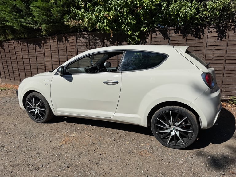 Alfa Romeo, MITO, Hatchback, 2014, Manual, 875 (cc), 3 doors