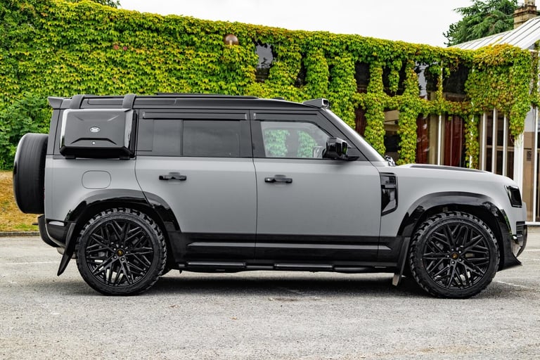 2023 Land Rover Defender 3.0 D300 X-Dynamic HSE 110 5dr Auto [7 Seat] ESTATE DIESEL Automatic