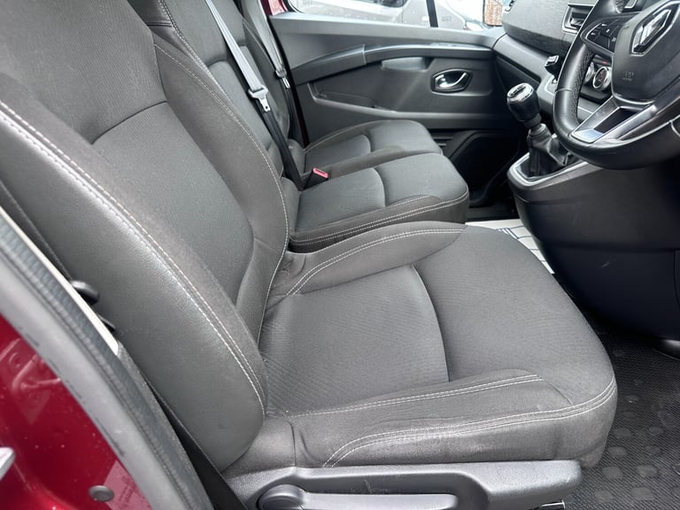 2023 Renault Trafic 2.0 dCi Blue LL30 Sport+ Crew Van Double Cab 150ps