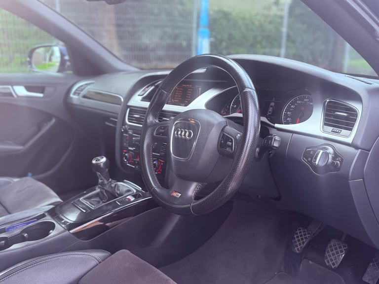 Audi, A4, Saloon, 2010, Manual, 1968 (cc), 4 doors