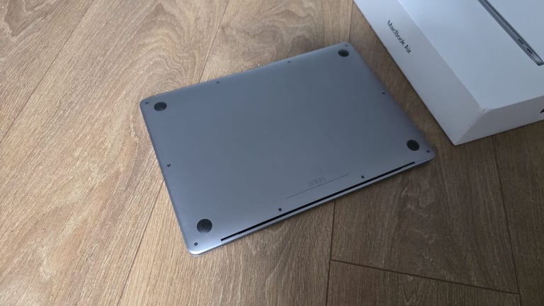 Macbook Air 13 inch Space Grey late 2018 - 2019 laptop i5 pro in original box 