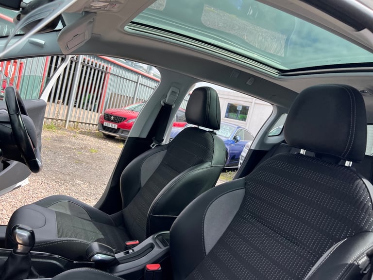 2018 68 PEUGEOT 2008 1.2 PURETECH ALLURE PREMIUM 5DR ONLY 33,000 MILES F/S/H