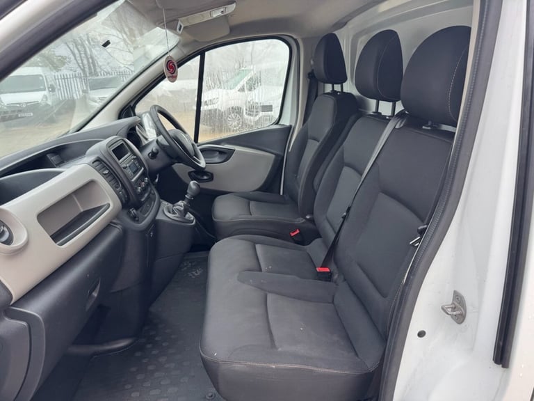 2019 Renault Trafic 1.6 dCi 29 Business Panel Van 5dr Diesel Manual LWB Standard Roof Euro 6 (1 P...