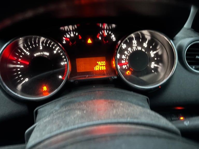 Peugeot, 5008, MPV, 2015, Manual, 1560 (cc),5 doors - Image 5