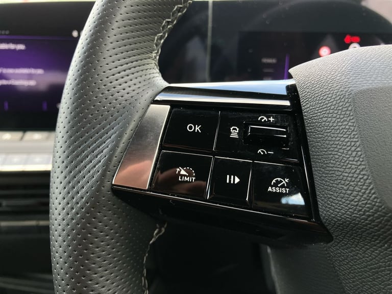 2024 Vauxhall Astra 115kW Ultimate 54kWh 5dr Auto Hatchback Electric Automatic