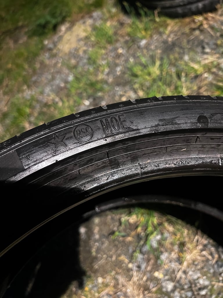 275/30/20 97Y Pirelli P Zero Run flat 