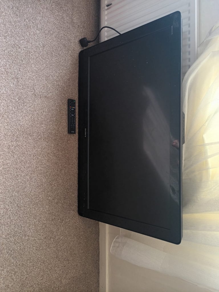 Non smart 42 inch TV