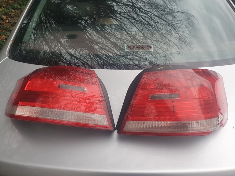 BMW E93 Pre-lci Rear Lights 7162301 & 7162302 (READ DESCRIPTION)