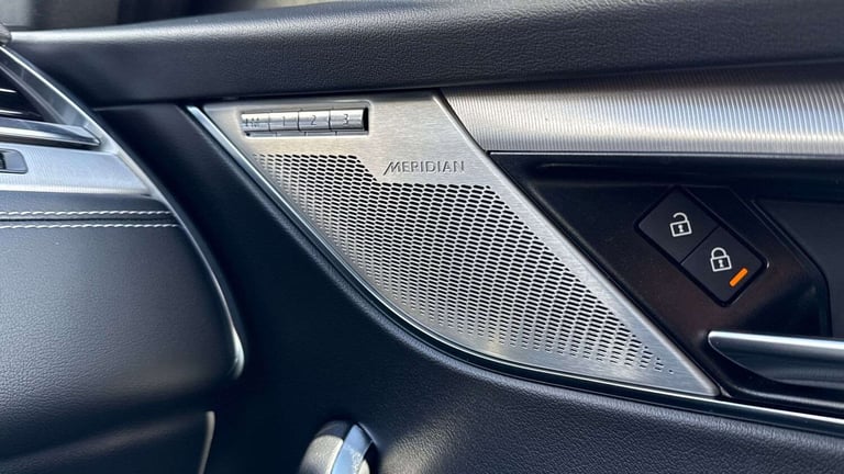  Jaguar F-Pace 2.0 P400e R-Dynamic SE 5dr Auto AWD Estate Plug-In Hy Automatic