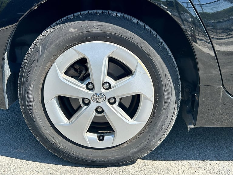 2011 Toyota Prius 1.8L PRIUS HYBRID PETROL Petrol