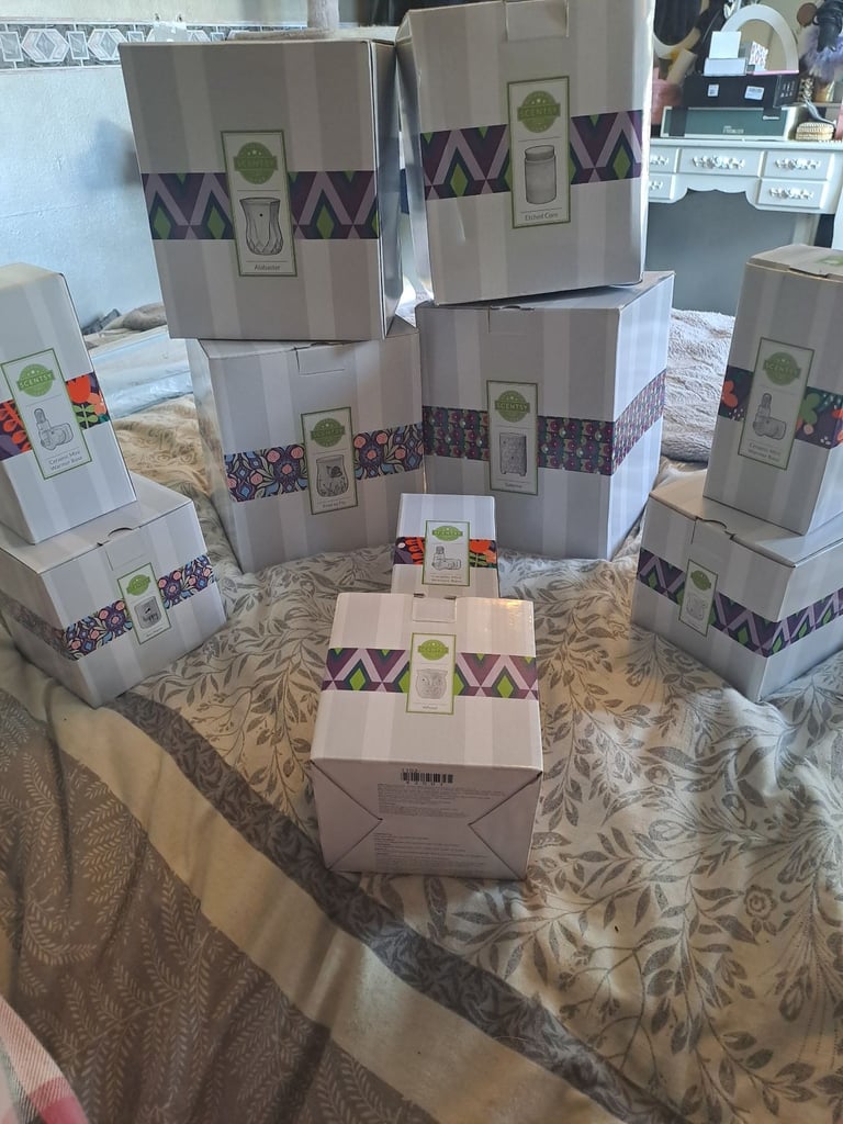 Brand new selling scentsy bundle 