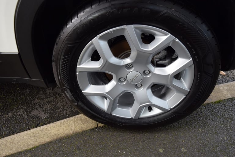 2024 Jeep AVENGER 115kW Altitude 54kWh 5dr Auto HATCHBACK Electric Automatic