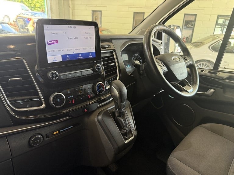 2020 Ford Tourneo Custom 2.0 320 EcoBlue Titanium Minibus Double Cab 5dr Diesel Auto L2 Euro 6 (s...