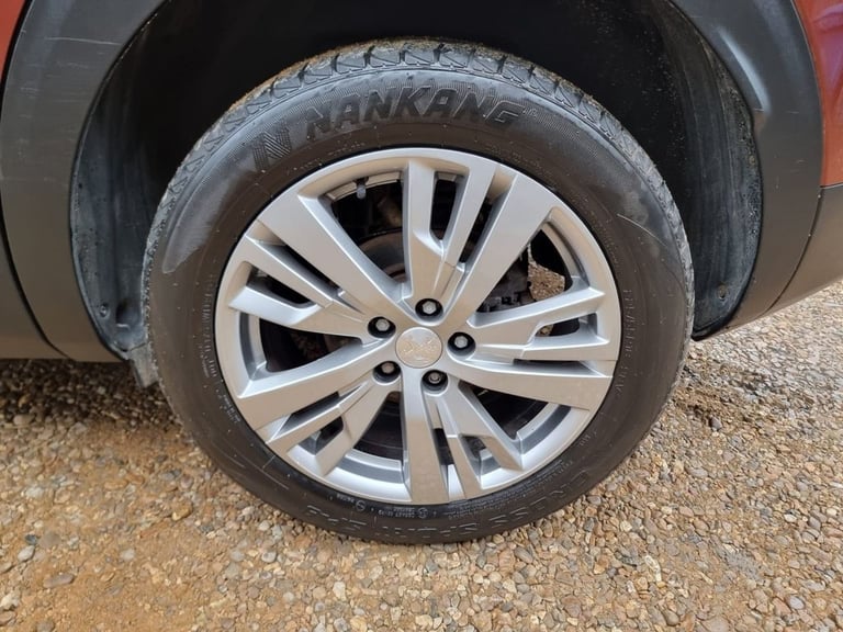 2017 Peugeot 3008 1.2 PureTech Allure SUV 5dr Petrol EAT Euro 6 (s/s) (130 ps) HATCHBACK Petrol A...