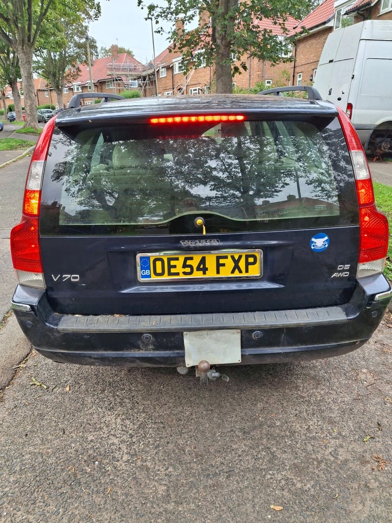 image for Volvo, V70, Estate, 2004, Semi-Auto, 2401 (cc), 5 doors