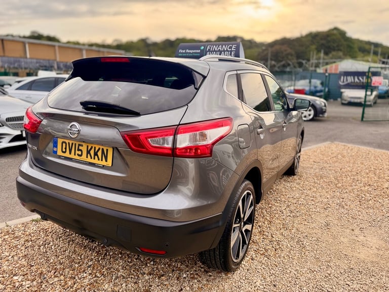 2015 Nissan Qashqai 1.6 dCi Tekna 5dr 4WD HATCHBACK Diesel Manual