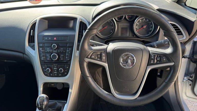 2014 Vauxhall Astra 1.4T 16v Limited Edition Hatchback 5dr Petrol Manual Euro 5 (140 ps) Hatchbac...