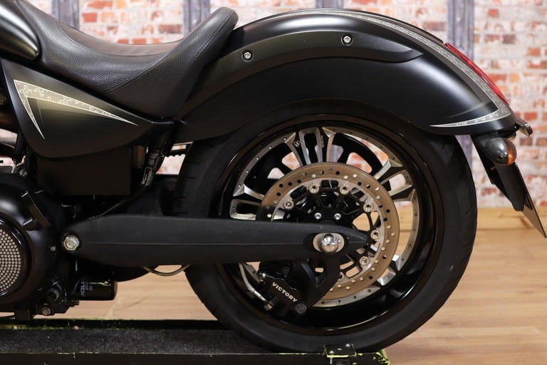 2012 VICTORY VEGAS ZACH NESS LIMITED EDITION - 17,009 MILES - MSR EXHAUST!