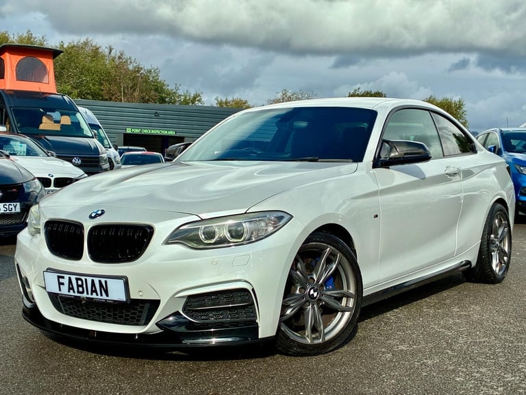 2014 BMW M235i Coupe Auto **£££'s of Spec - Carbon - Service History**