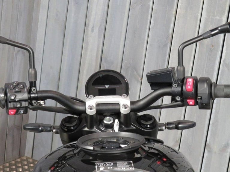 2021 21 TRIUMPH TRIDENT 660