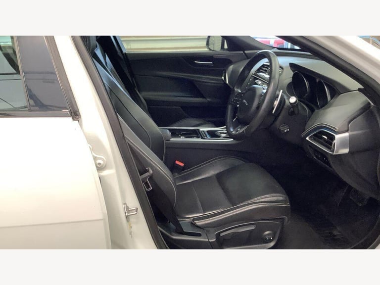 2017 Jaguar XE 2.0i R-Sport Auto Euro 6 (s/s) 4dr SALOON Petrol Automatic
