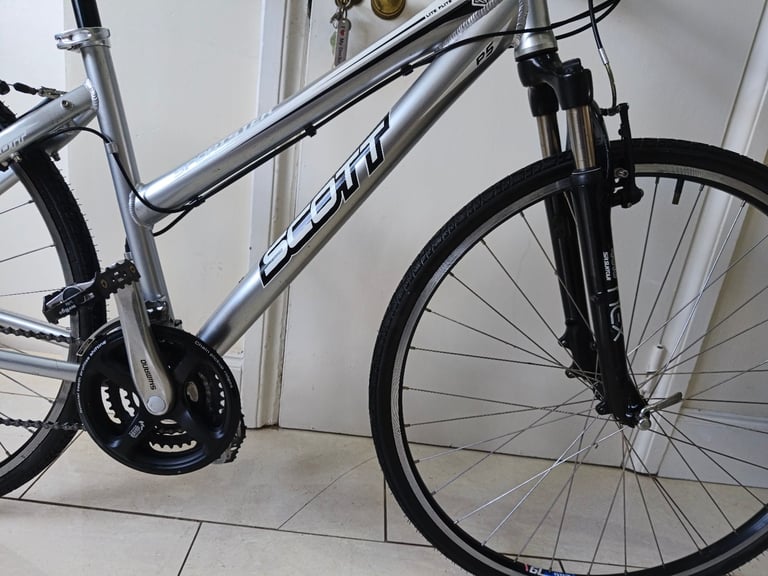 Women's Scott hybrid bike fully serviced 