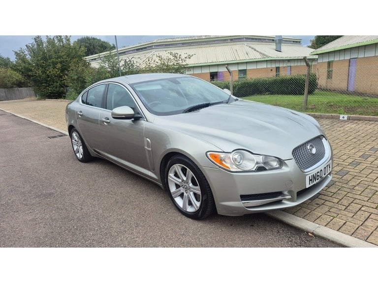 2010 Jaguar XF d V6 Luxury Saloon Diesel Automatic