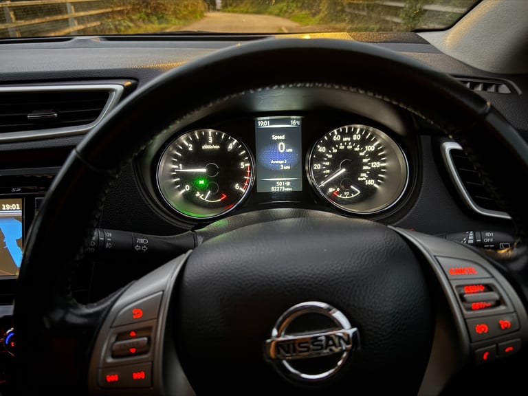 Nissan, QASHQAI, Hatchback, 2016, Manual, 1461 (cc), 5 doors